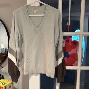 Women’s les Serein V-Neck Sweater - Light Gray large